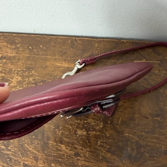 Coach Vintage Leather Wristlet in Burgundy/Merlot - Picture 9 of 11
